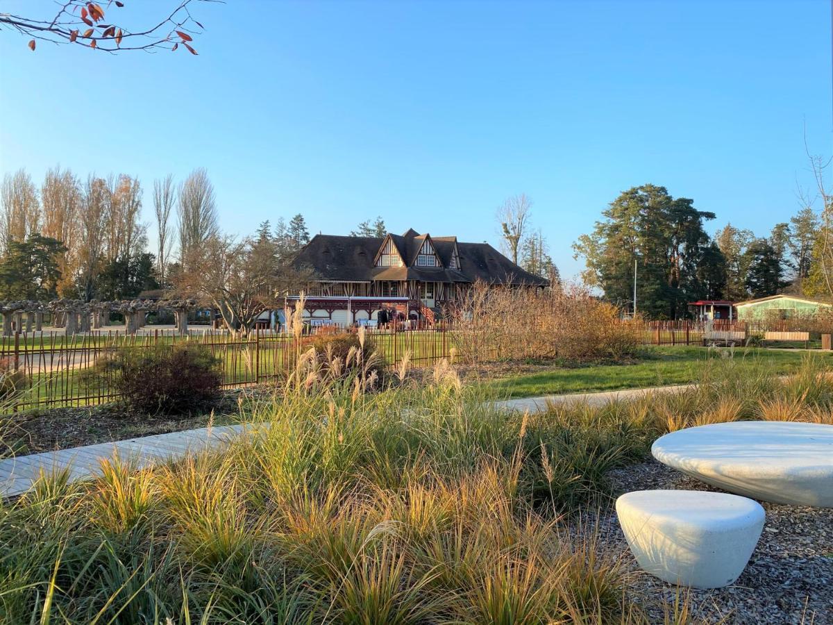 Charmant F1 Avec Terrasse Et Vue Sur Jardin Arbore - Fraicheur Naturelle Du Rez De Jardin - Parking Bellerive-sur-Allier Exterior foto